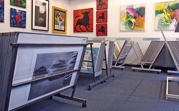 Bilderrahmen Berlin Einrahmungen Galerieschienen Galerieart